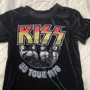 Velvet Kiss t-shirt